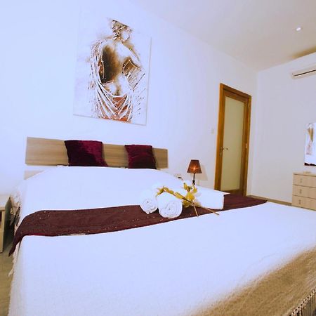 Stunning Penthouse Roof Terrace & Communal Swimming Pool St. Paul's Bay Exterior foto