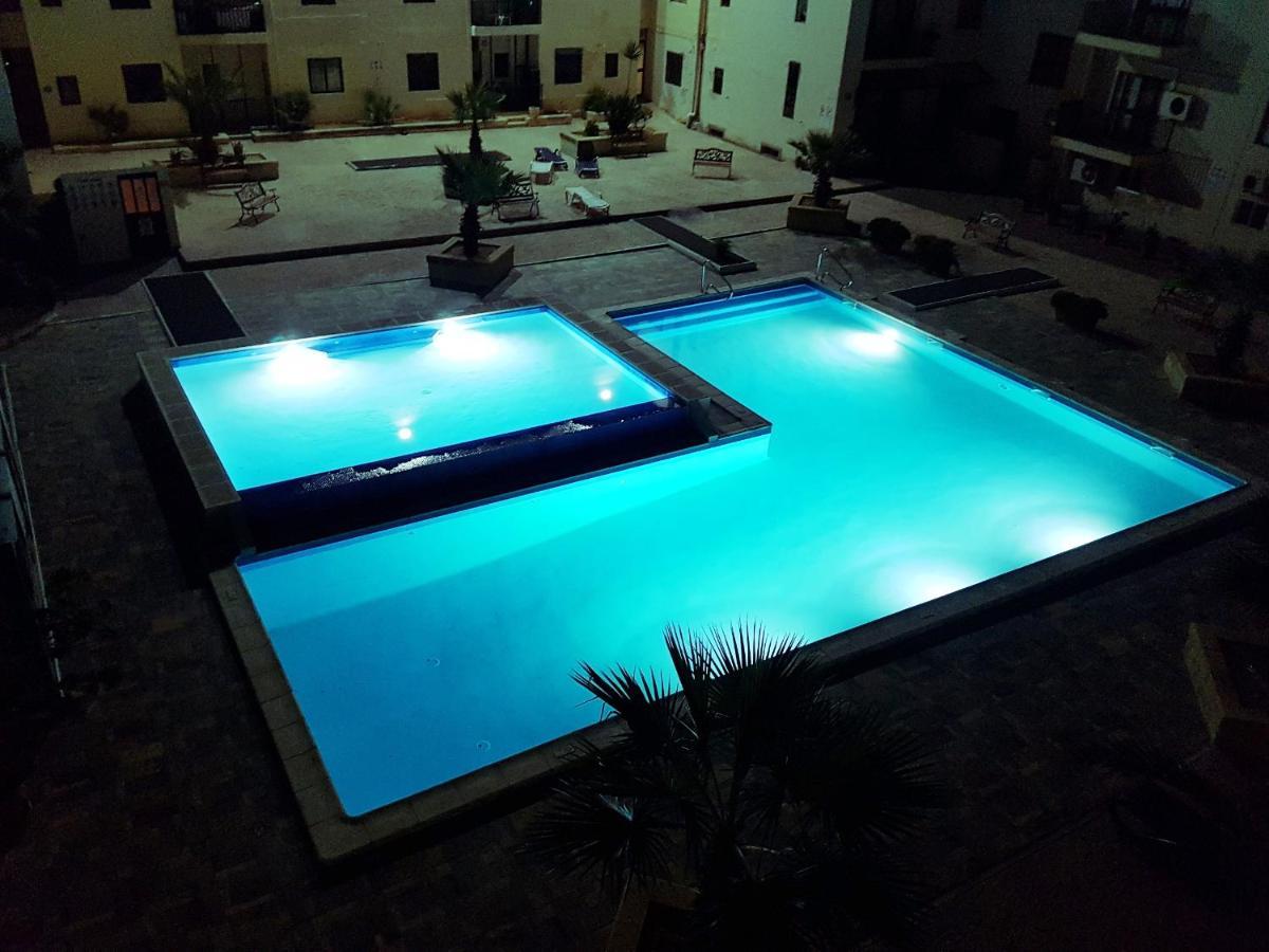 Stunning Penthouse Roof Terrace & Communal Swimming Pool St. Paul's Bay Exterior foto