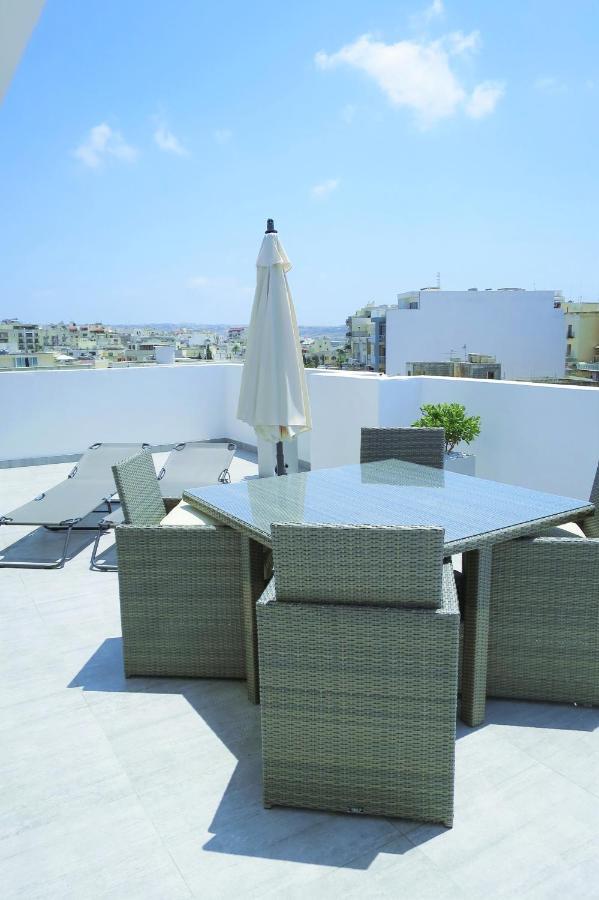 Stunning Penthouse Roof Terrace & Communal Swimming Pool St. Paul's Bay Exterior foto